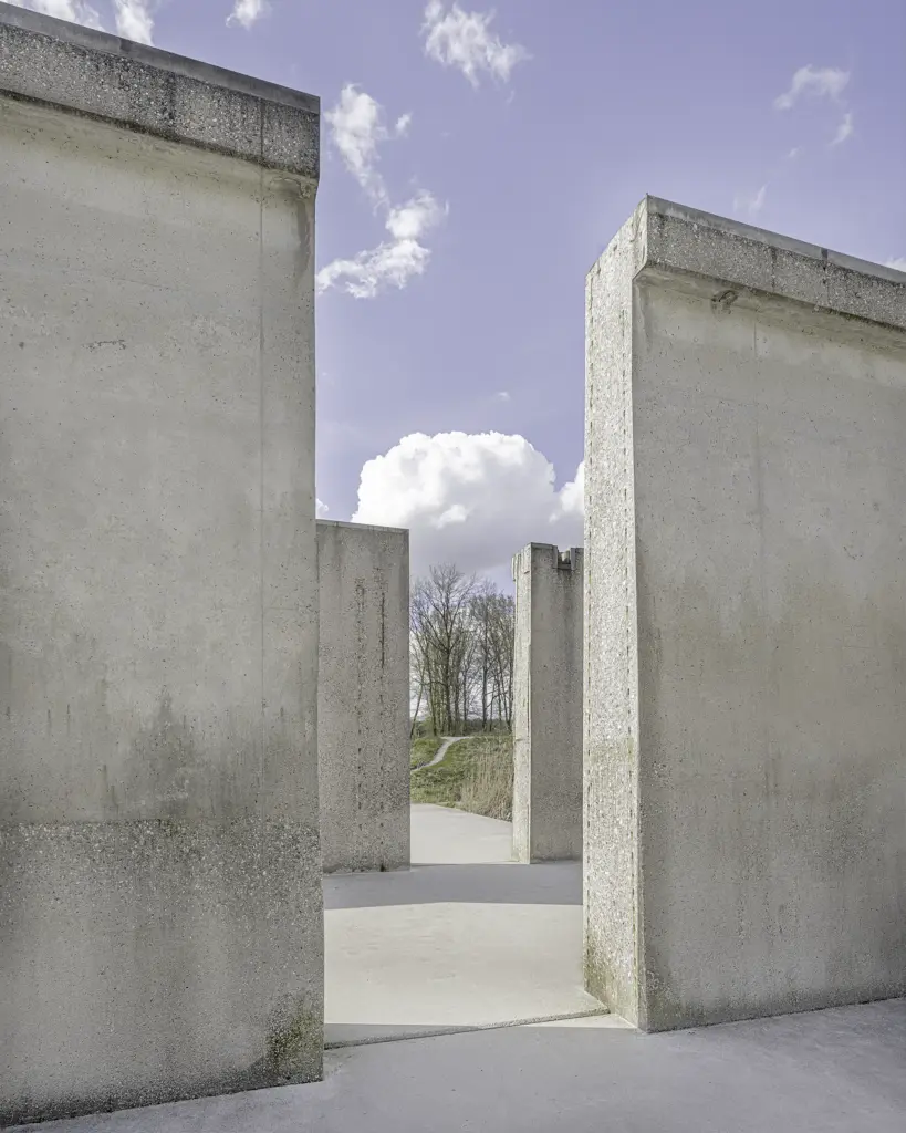 Beeld uit een serie van documentaire foto's over het land-art-kunstwerk "Deltawerk//" in Flevoland, Nederland.